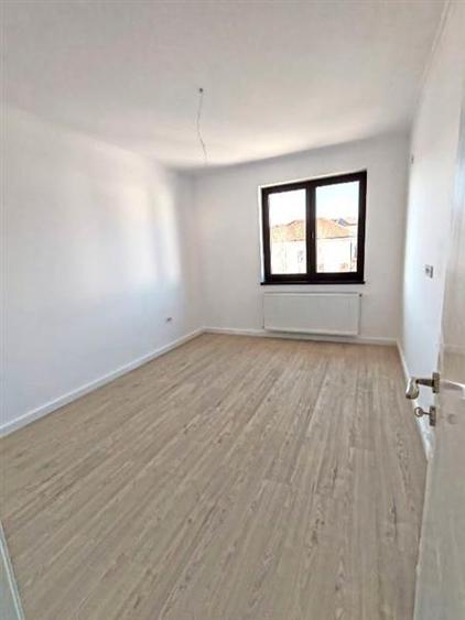 Vanzare - Casa- Vila - Prelungirea Ghencea -Cartierul Latin-178000E +TVA - Comis