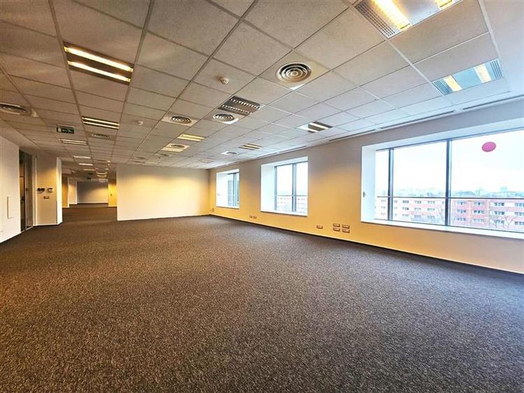 Riverside Tower - spatii langa metrou cu preturi de la 9 EUR + TVA