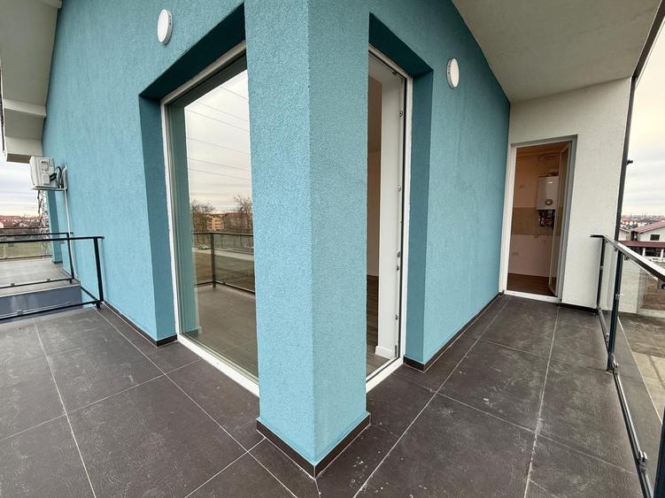 Apartament spațios, decomandat. Balcon generos.Zonă bună – Giroc