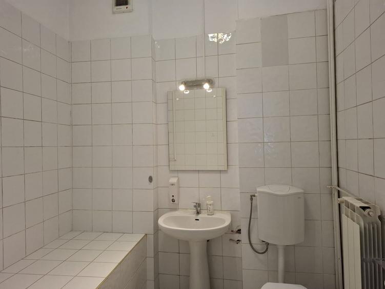 URGENT!, libera, rezidential/birou/comercial, 2 intrari, NEGOCIABIL