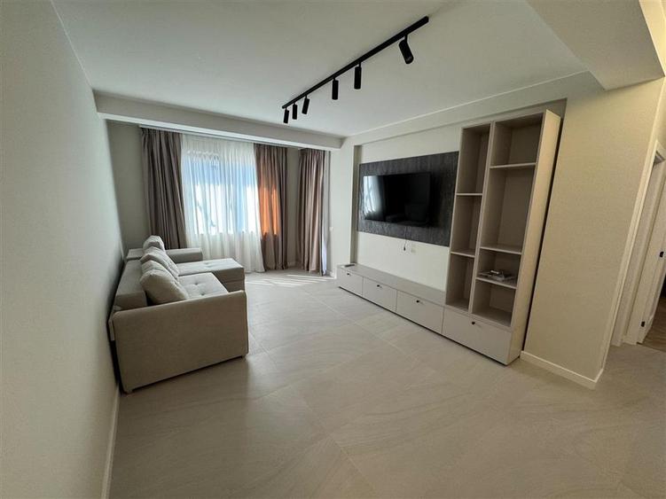 Ap 3 camere, 2 bai, etaj 1, parcare, bloc nou, central , 80 mp, premium