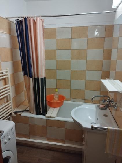 Inchiriez ap, cu 2 cam. in zona 7 Noi.