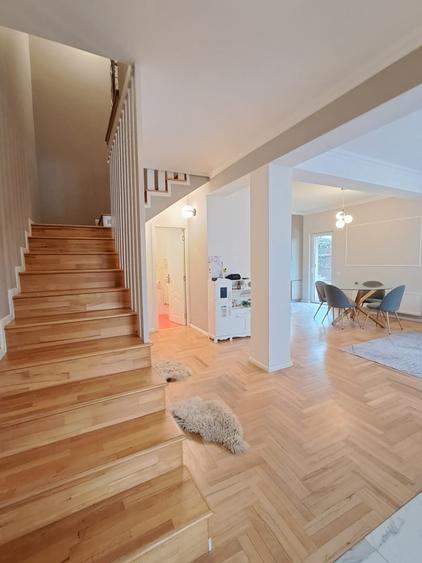 Duplex situat in Floresti zona Terra