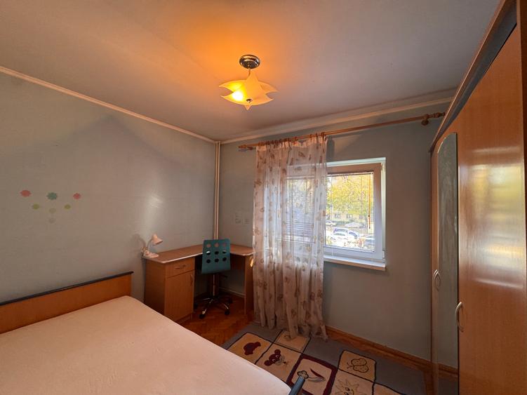 Inchiriere apartament 3 camere Str Radovanu