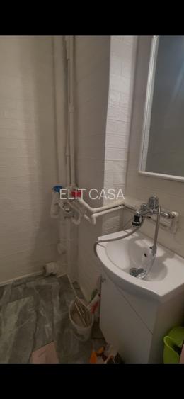 Apartament cu 2 camere, etaj 2/4, zona Tatarasi - 6