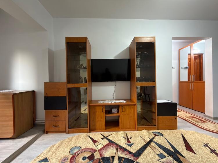 Apartament 2 camere, renovat recent, de închiriat în Micro 40