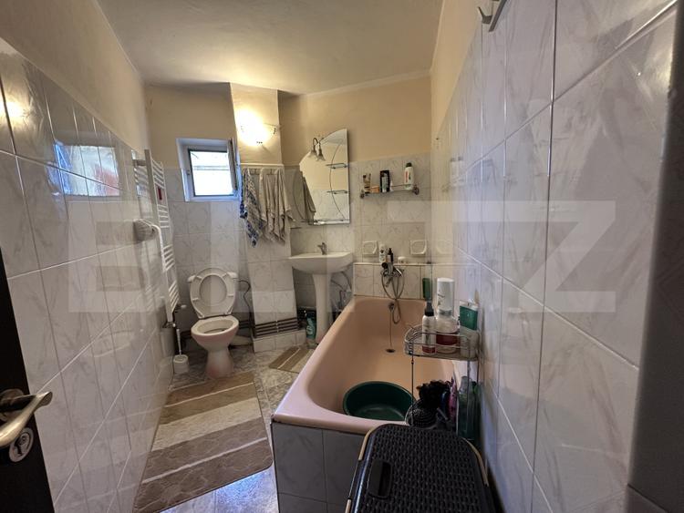 Apartament 3 camere decomandat, cartierul 9 Mai
