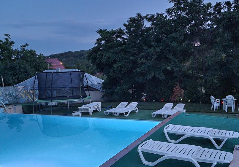 Pensiune inchiriere integrala pentru evenimente (aniversari/petreceri private)