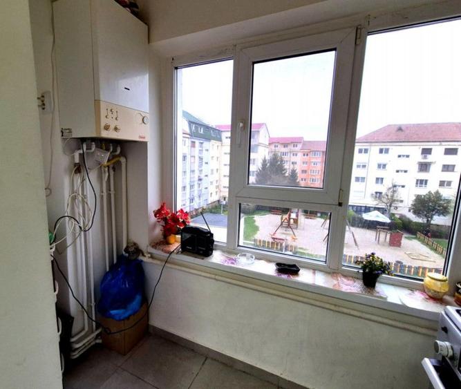 2 camere Valea Aurie, et.3, balcon, comision 0%