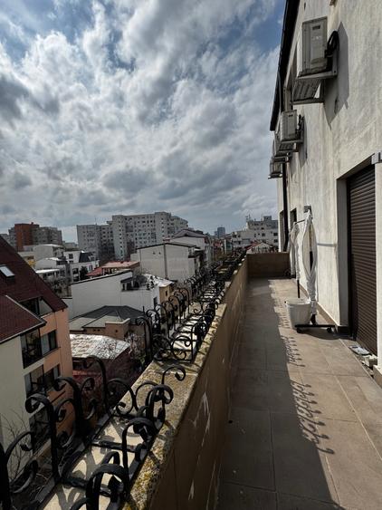 Apartament 4 camere//bloc boutique//parcare//mobilat complet
