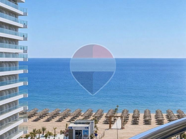 Imobil cu terasa dubla | prima linie la mare | Complex cu piscina