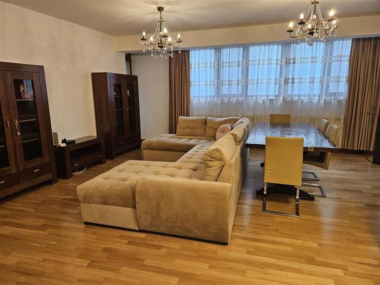 ARCUL DE TRIUMF, 2008, ET 1, 88 MP, RENOVAT, MOBILAT, GARAJ!