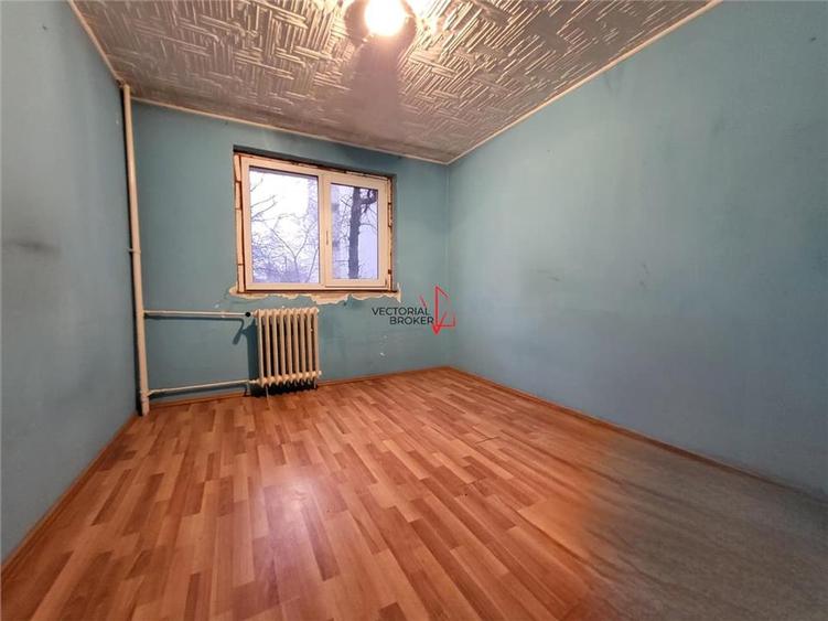 APARTAMENT 4 CAMERE DECOMANDAT / METROU 5 MIN