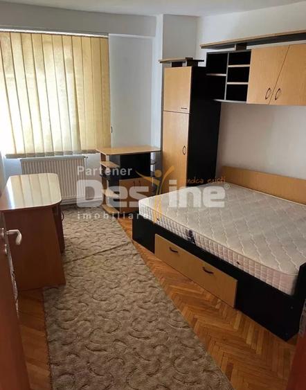 Inchiriez apartament 3 camere Zona Modern