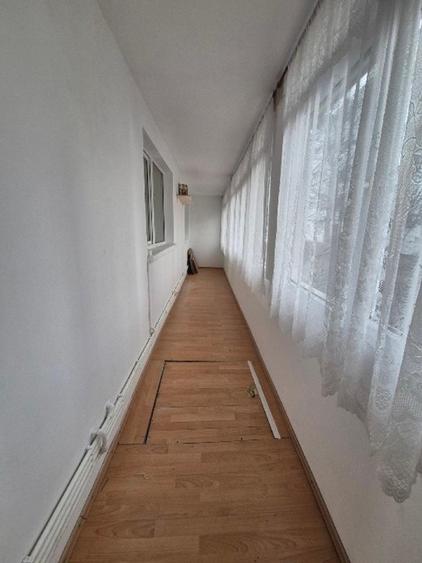 Apartament de vanzare 43 mp cu extra 9 mp balcon si beci