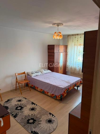 Apartament cu 1 camera decomandat, zona Nicolina - 2