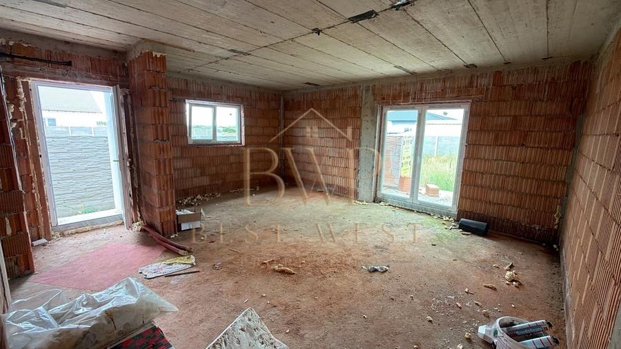 1/2 Duplex pe parter, 3 camere, 2 bai, Urseni