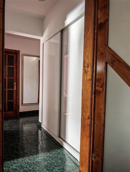 Decomandat cu 2 băi linga BRD