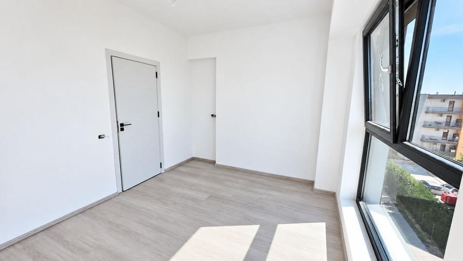 3 Camere, Dezvoltator, Pallady, Bloc Finalizat, Metrou, Centrala,83 MP
