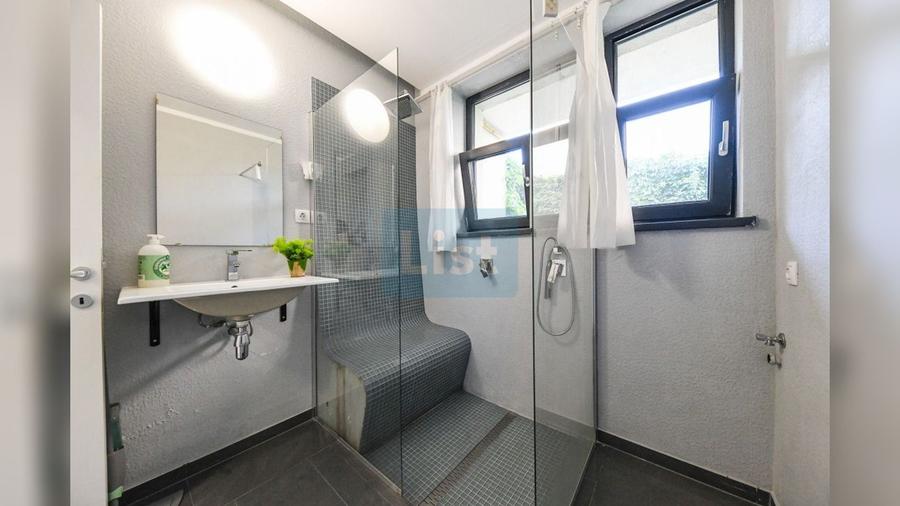 Apartament 2 camere + 78 mp de Gradina + Parcare, zona Hotel Athos┃