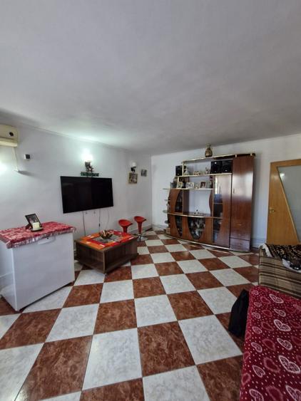 Apartament 4 camere-decomandat-centrala-zona Vitan