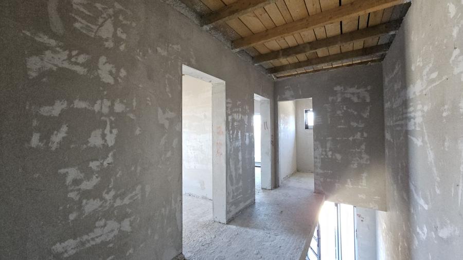 Case individiale cu 4 camere, 185mp utili, Dezmir zona str Criseni