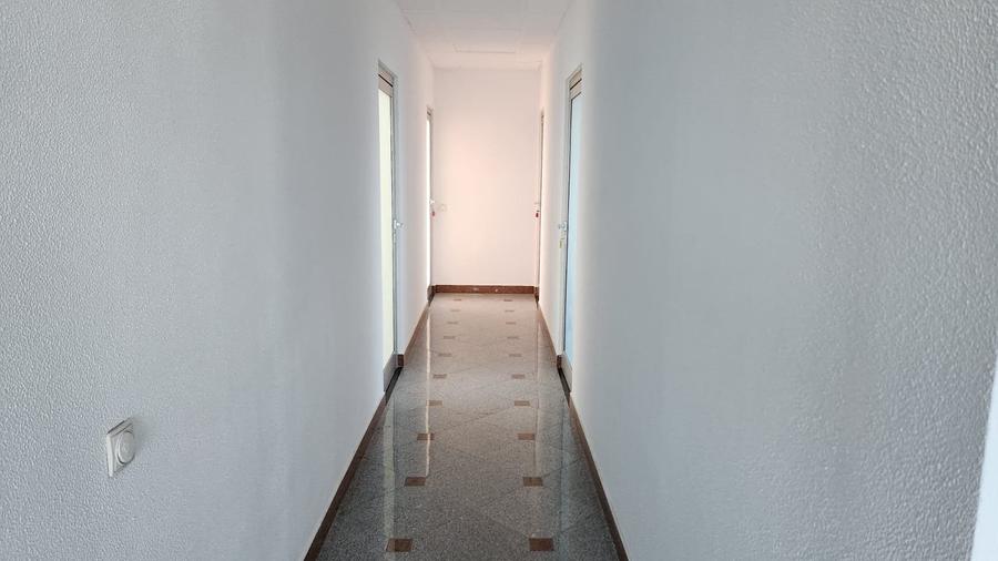 Spațiu premium birouri sau clinică, 2 corpuri, 12 parcări, lift, terasă - 7300 E