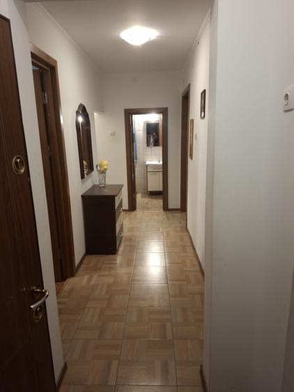3 camere Exercițiu / fondul vechi , Decomandat / centrala , Amplasament DEOSEBIT