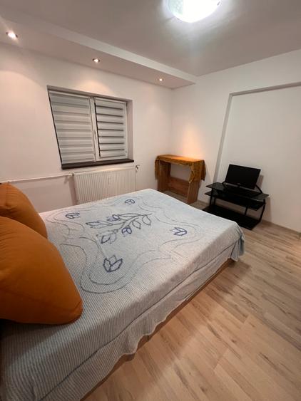 APARTAMENT 3 CAMERE/ PARTIAL MOBILAT/ 10 MINUTE DE METROU