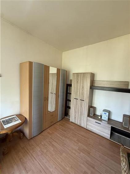 Garsoniera Spatioasa de Vanzare | Zona Poarta 6
