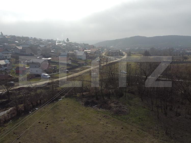 Teren de vanzare, 3470 mp, zona Ocnița