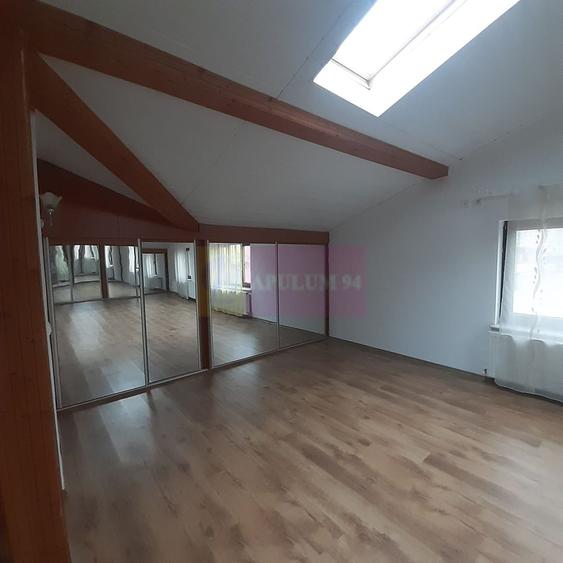 Două vile tip duplex de închiriat - zona Antiaeriană