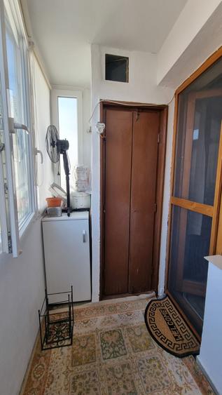 Apartament 2 camere centru etaj 3 Pret 75000 Euro ocupabil
