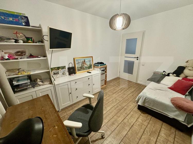 Apartament 3 camere, 64mp, 2 garaje, 2 bai, intermediar,zona Terra - 9
