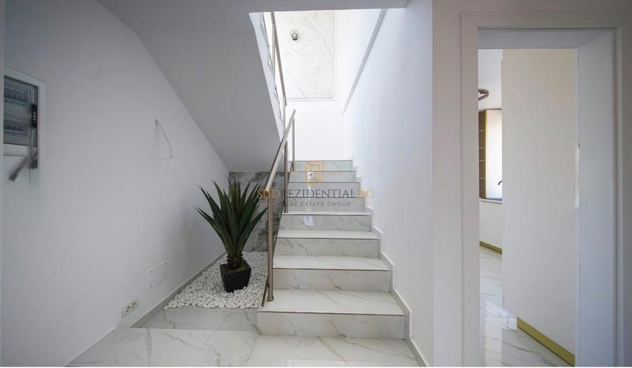 Vila tip duplex, 4 camere, ansamblu cu piscina si acces securizat