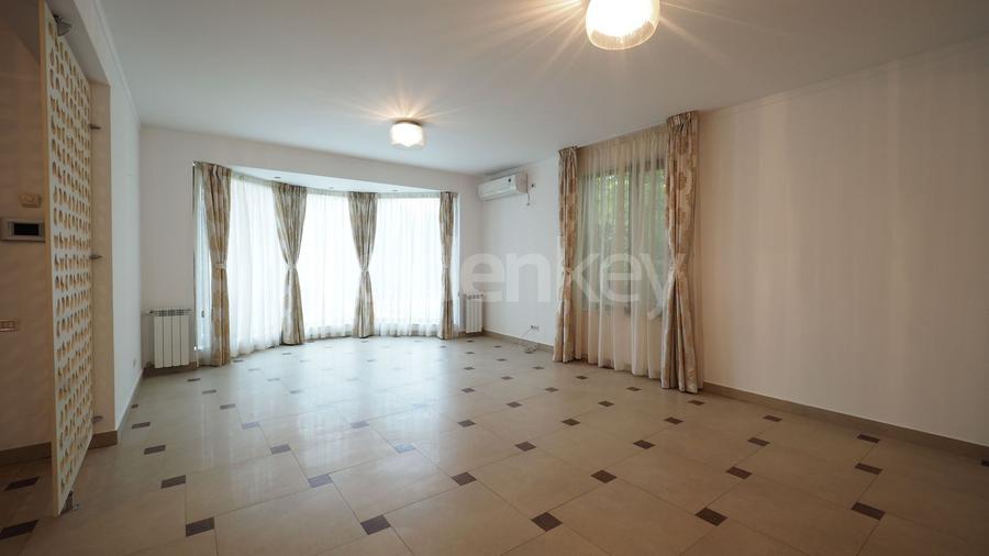 Vilă ideala pentru familii cu 6 camere si piscina