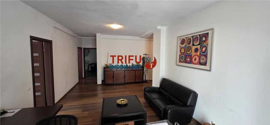 Apartament cu 3 camere,terasa si garaj