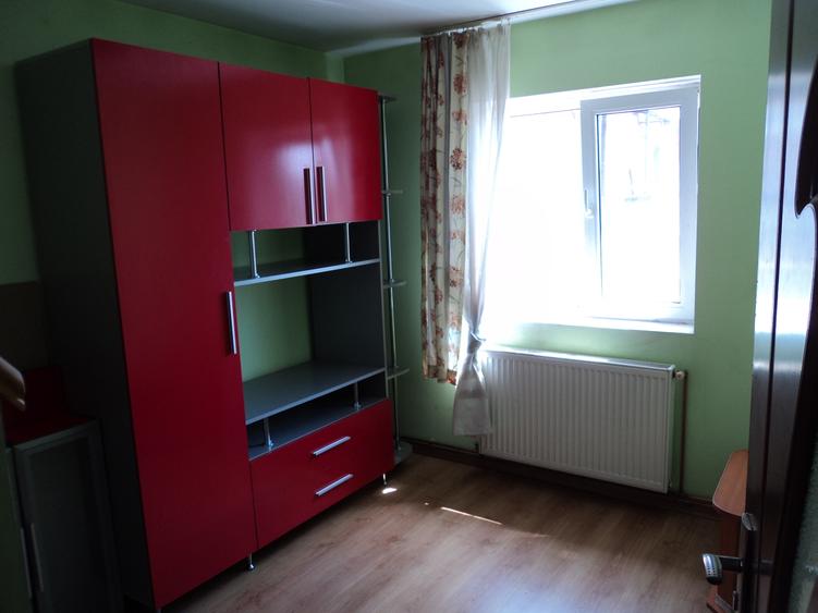 Apartament 3 camere ,mansardă zidita, centrala proprie – Zona Nord