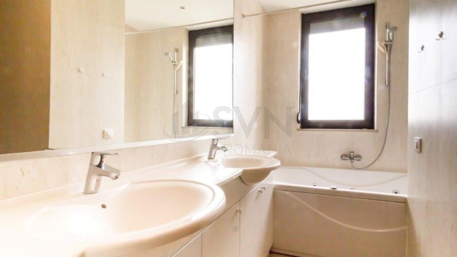 REA1018301 Penthouse 5 camere North Area Lake View