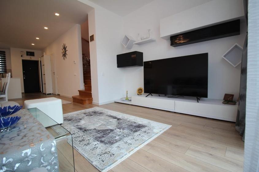 Pipera: Vila cu 5 camere tip townhouse , ansamblu rezidential nou !