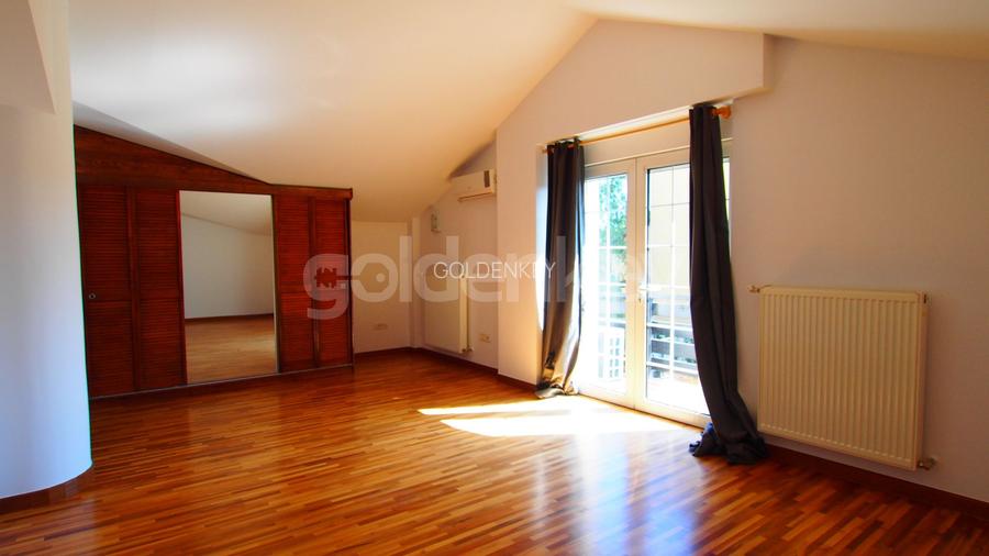 Vila impresionanta cu piscina incalzita, garaj 2 masini si gradina de 770 mp - 12