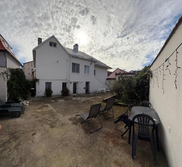 CENTRU VECHI ISTORIC- CASA P+E de  240mp cu teren 280mp!