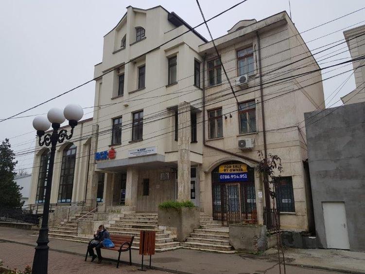 Saveni spatiu birouri