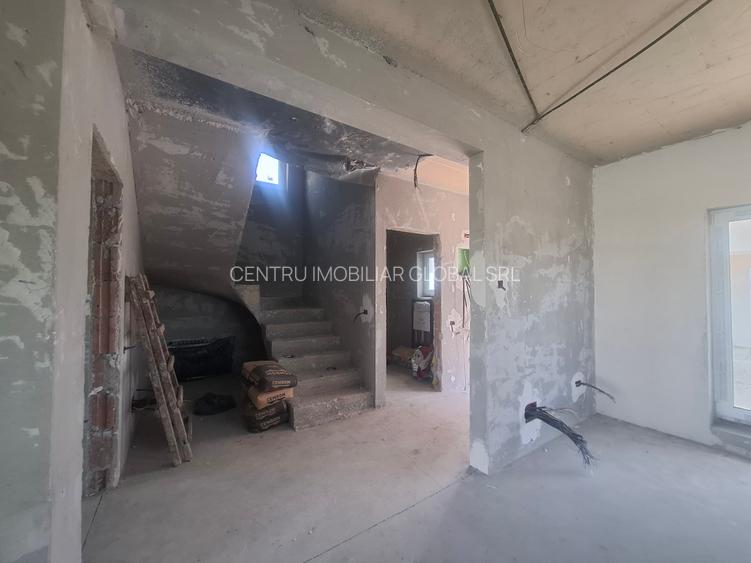 ​Vilă Individuală P+1E+Mansardă | Construcție Solidă, Toate Utilitățile - 9