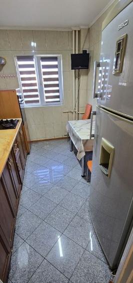 Titan metrou parc,bl.reabiliatat,et.2/10,mobilat,utilat,balcon inchis,renovat