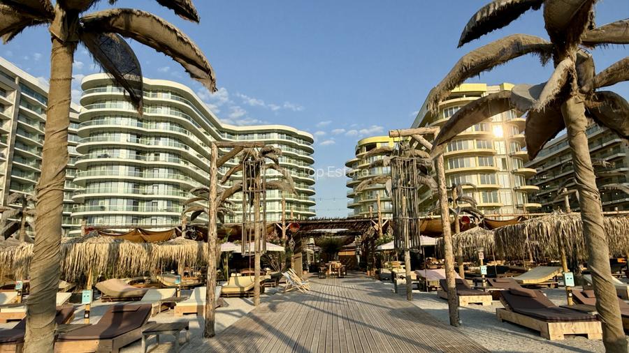 Apartament cu 3 camere direct in prima linie la mare White Sea