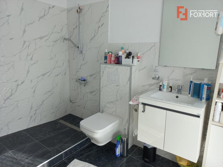 Casa individuala cu 5 camere, garaj si teren de 772 mp - zona Ghiroda