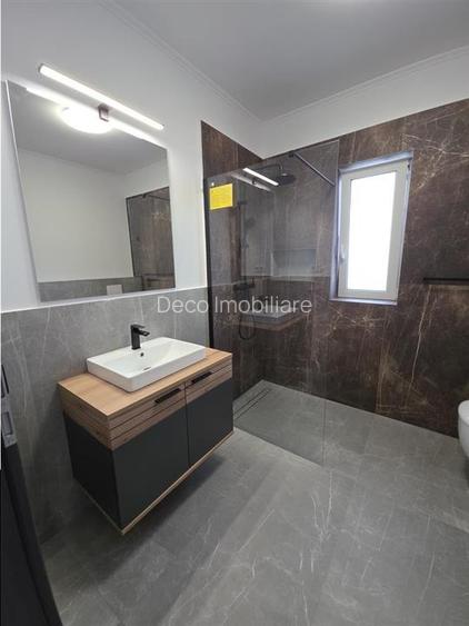 Apartament cu 3 camere lux zona La Terenuri - 10
