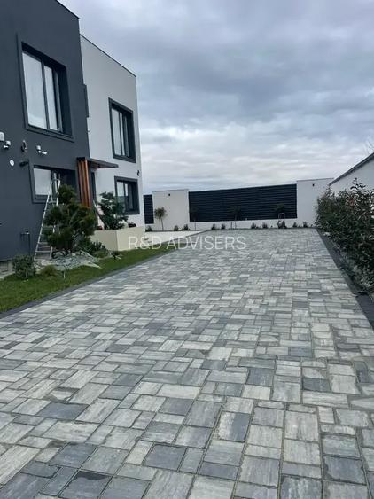 Casă duplex de vânzare în Pipera | 8 camere | Lângă Școala Americană - 10
