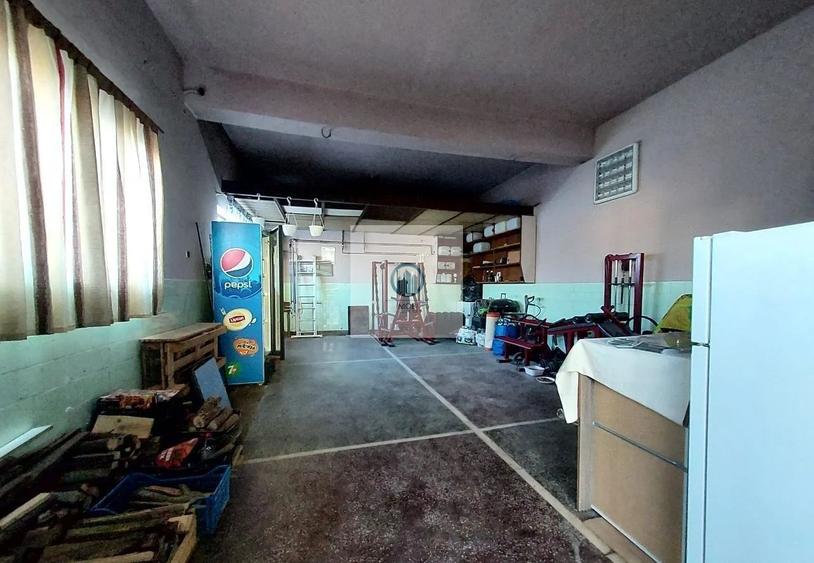 Vila Impresionanta în Deva–Construcție Solida 3 garaje inclus elevator
